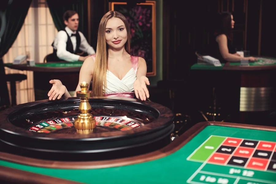 Meja kasino live dengan suasana dealer untuk pemain NAGA11